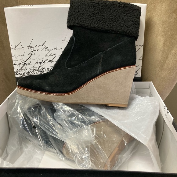 Wedge booties - Picture 2 of 2